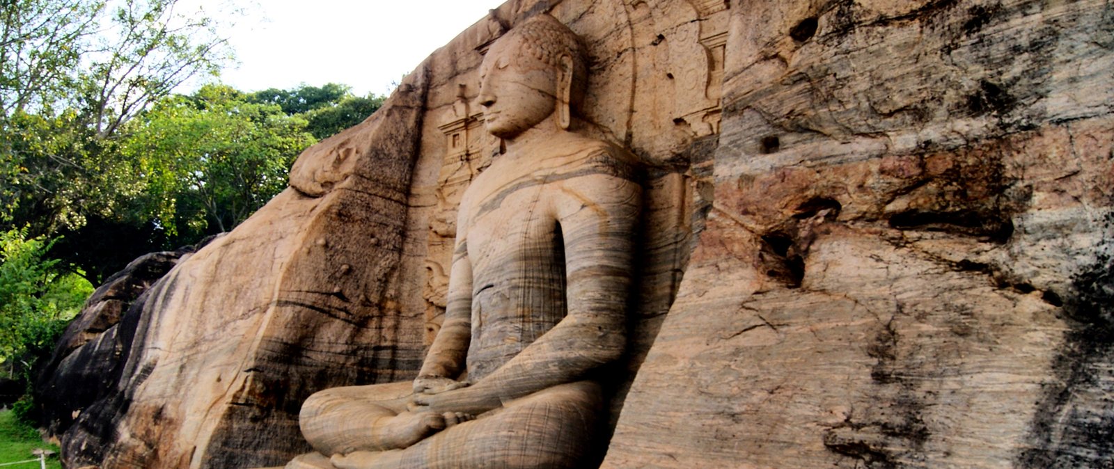 14-Day Sri Lanka Discovery Tour – Joyful Journeys A curated blend of culture, wildlife, beaches, and highlands.